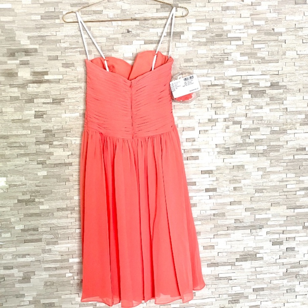 Coral knee-length bridesmaid dress - Picture 2 of 6